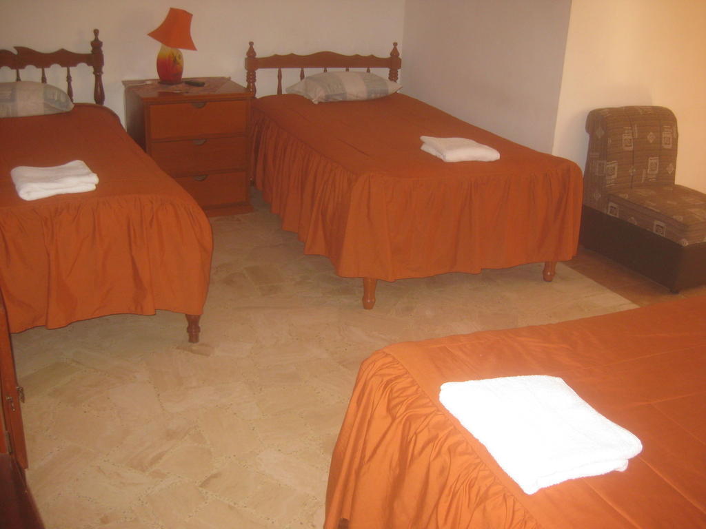Hostal Camiluz Nazca Zimmer foto