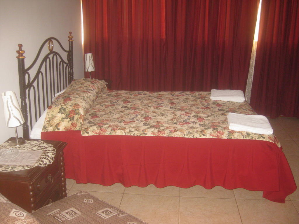 Hostal Camiluz Nazca Zimmer foto