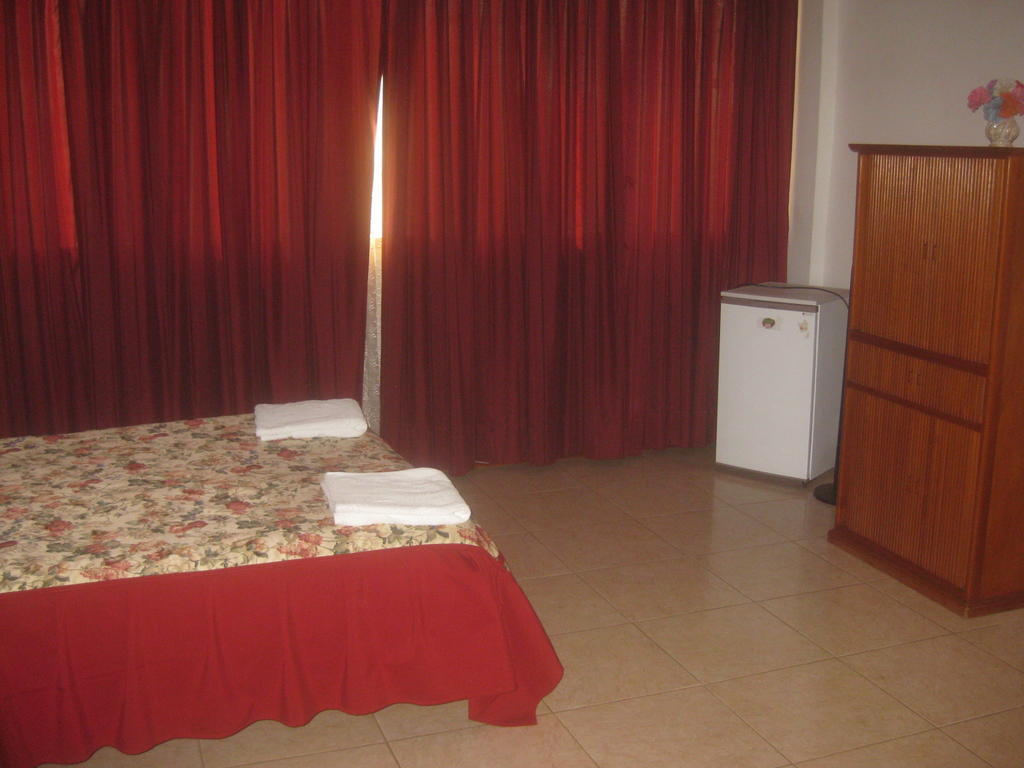 Hostal Camiluz Nazca Zimmer foto