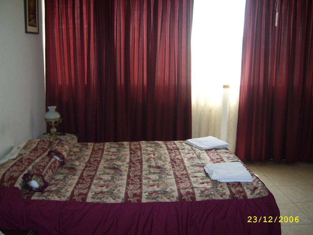 Hostal Camiluz Nazca Zimmer foto